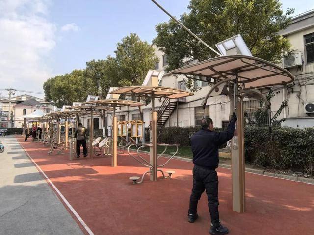 科技感十足<strong></p>
<p>健身器材
</strong>！葉榭鎮(zhèn)這里的智能健身器材“上崗”:健身器材
